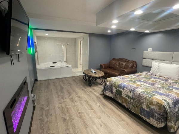 Midway Inn & Suites Main image