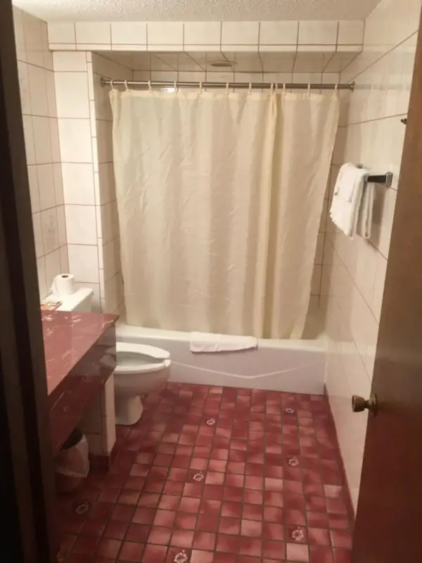 Midway Inn & Suites 9